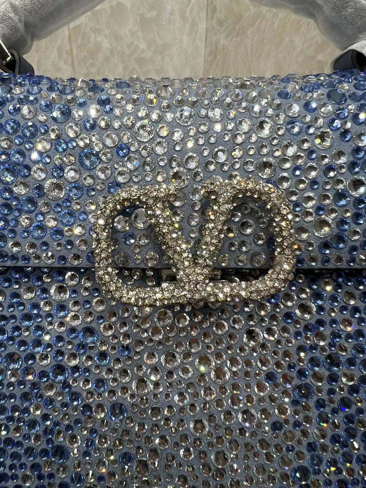 Va1e*ntin0 vlogo signature chain bag-19*13*9cm