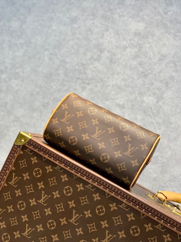 l0*is V*t0n handbags-23*13*14cm