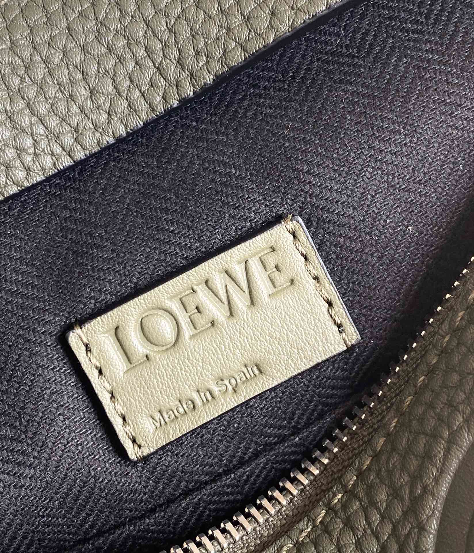 L0ew* pouch-29.5*20cm