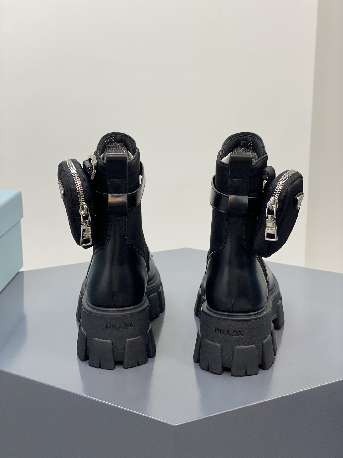 Pra*a 2020ss boots(not shiny version)