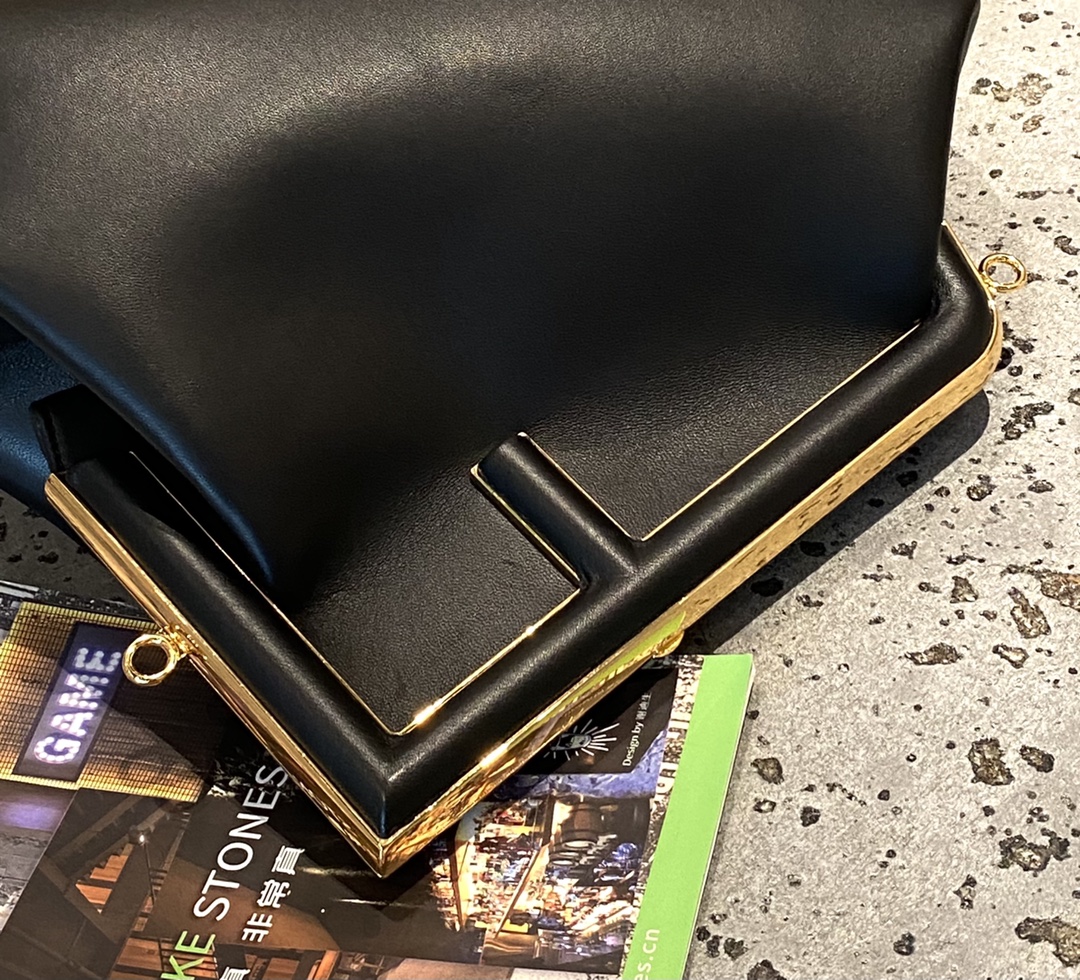 F**di first bag-26*18*9.5/32.5*23.5*15cm(black)