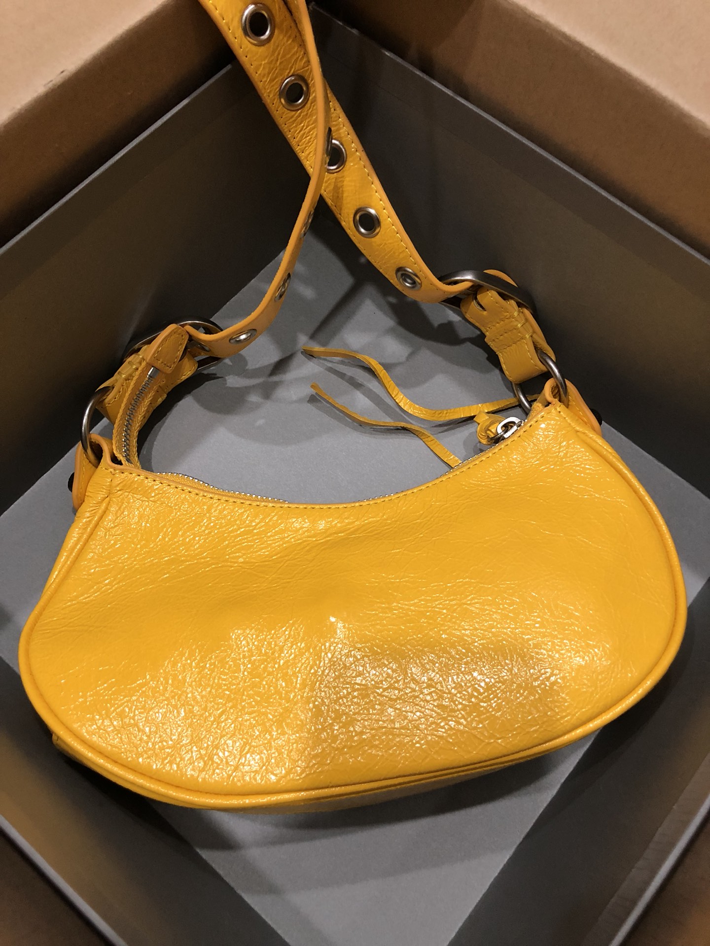 Balenciag Le Cagole Handbags-26*16*10CM