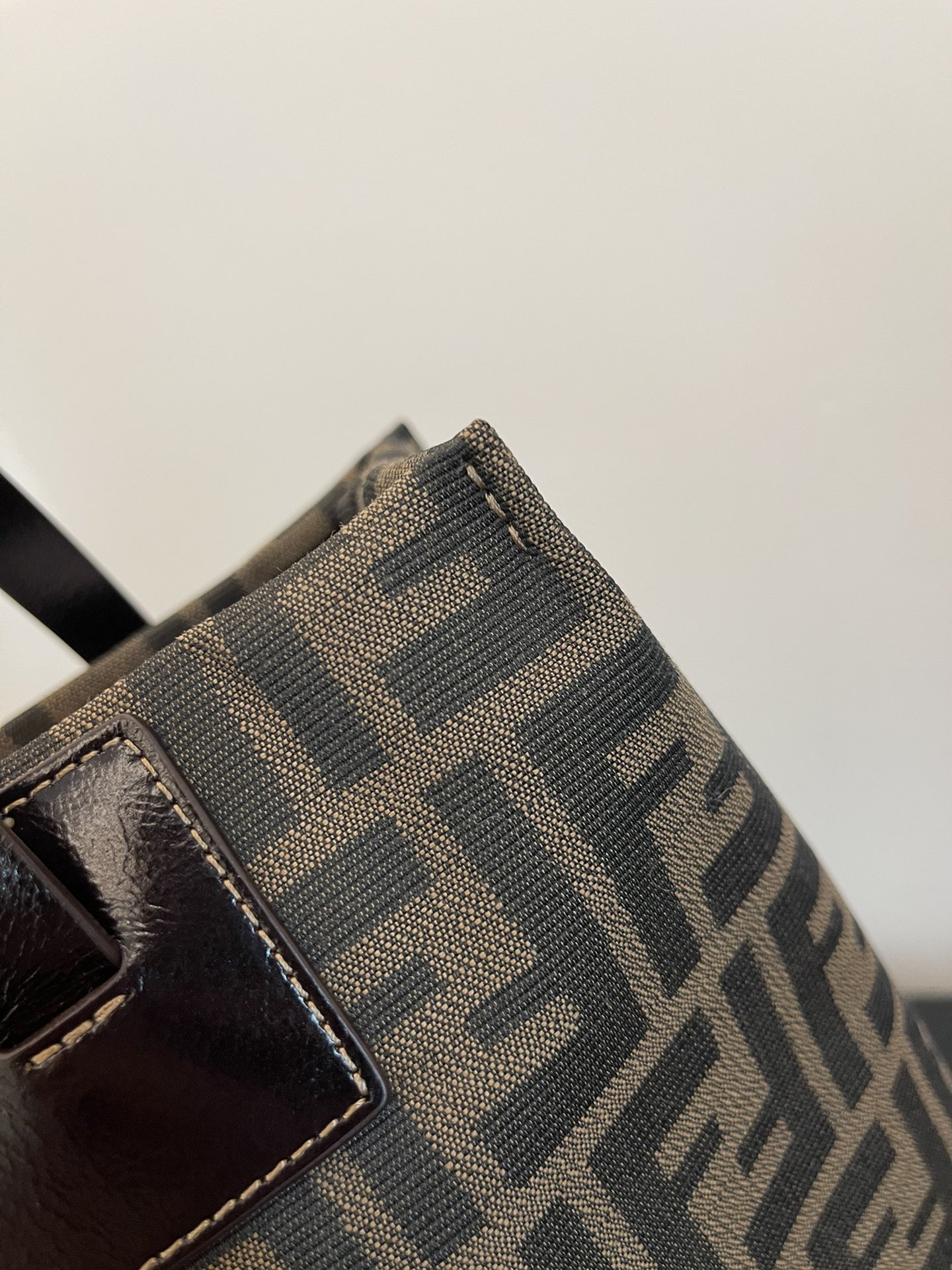 F**di vintage tote-27x30x13cm