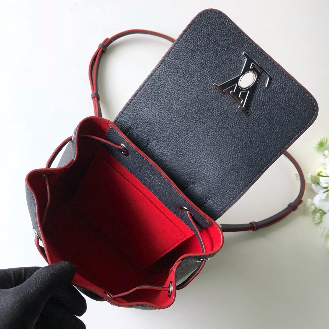 l0*is V*t0n backpack m54573-16*19.4*10cm