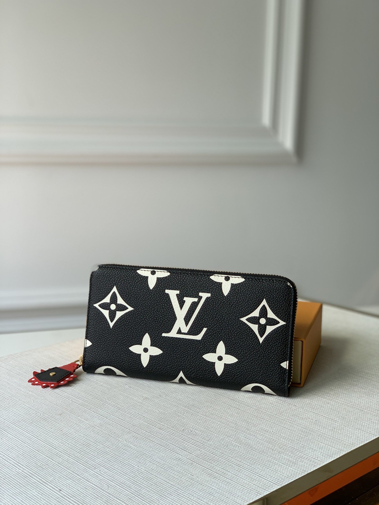 l0*is V*t0n zippy wallet m69520-19*10cm