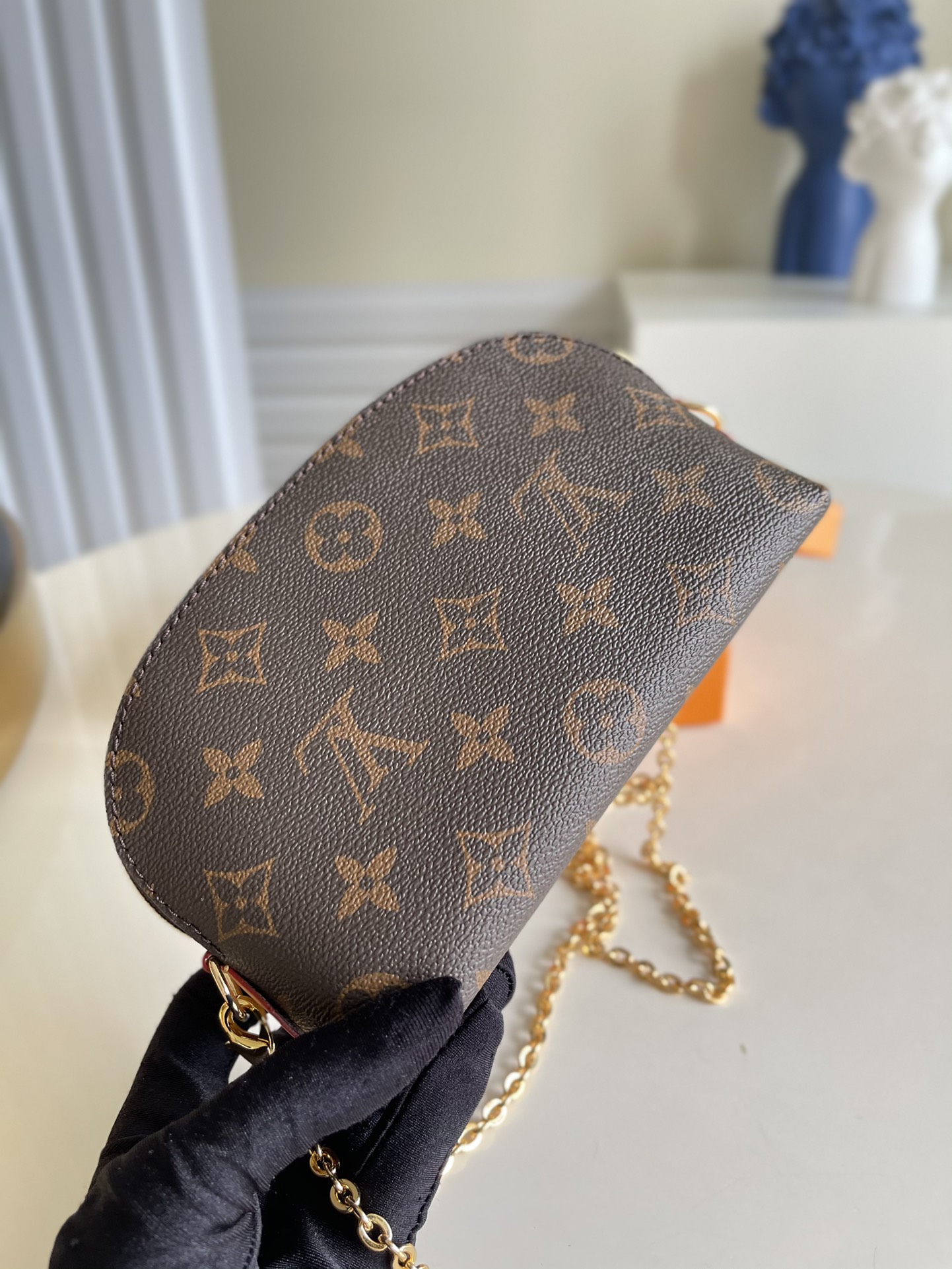 l0*is V*t0n cosmetic bag-17*12*6cm