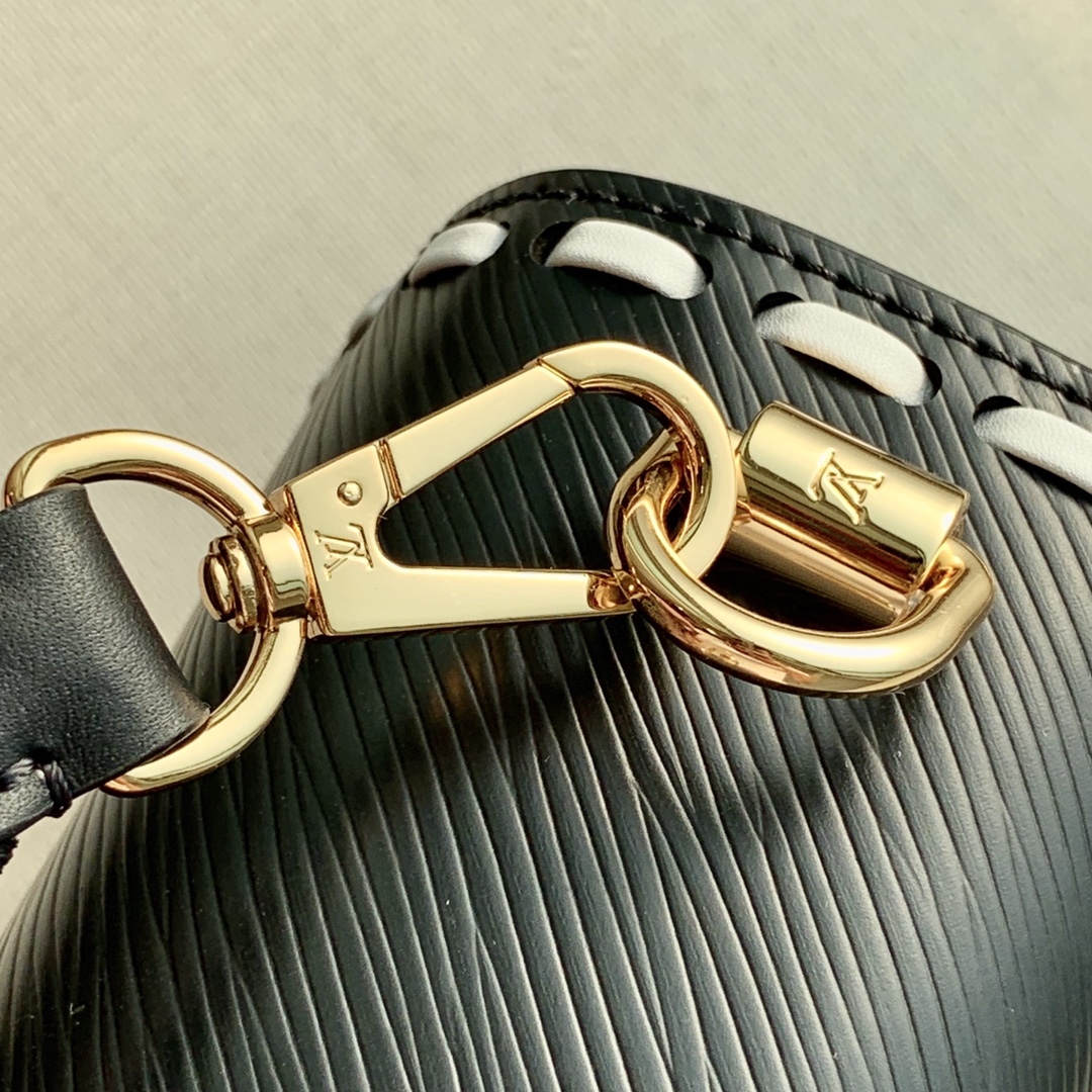 l0*is V*t0n wild at heart twist mm-23*17*9.5cm