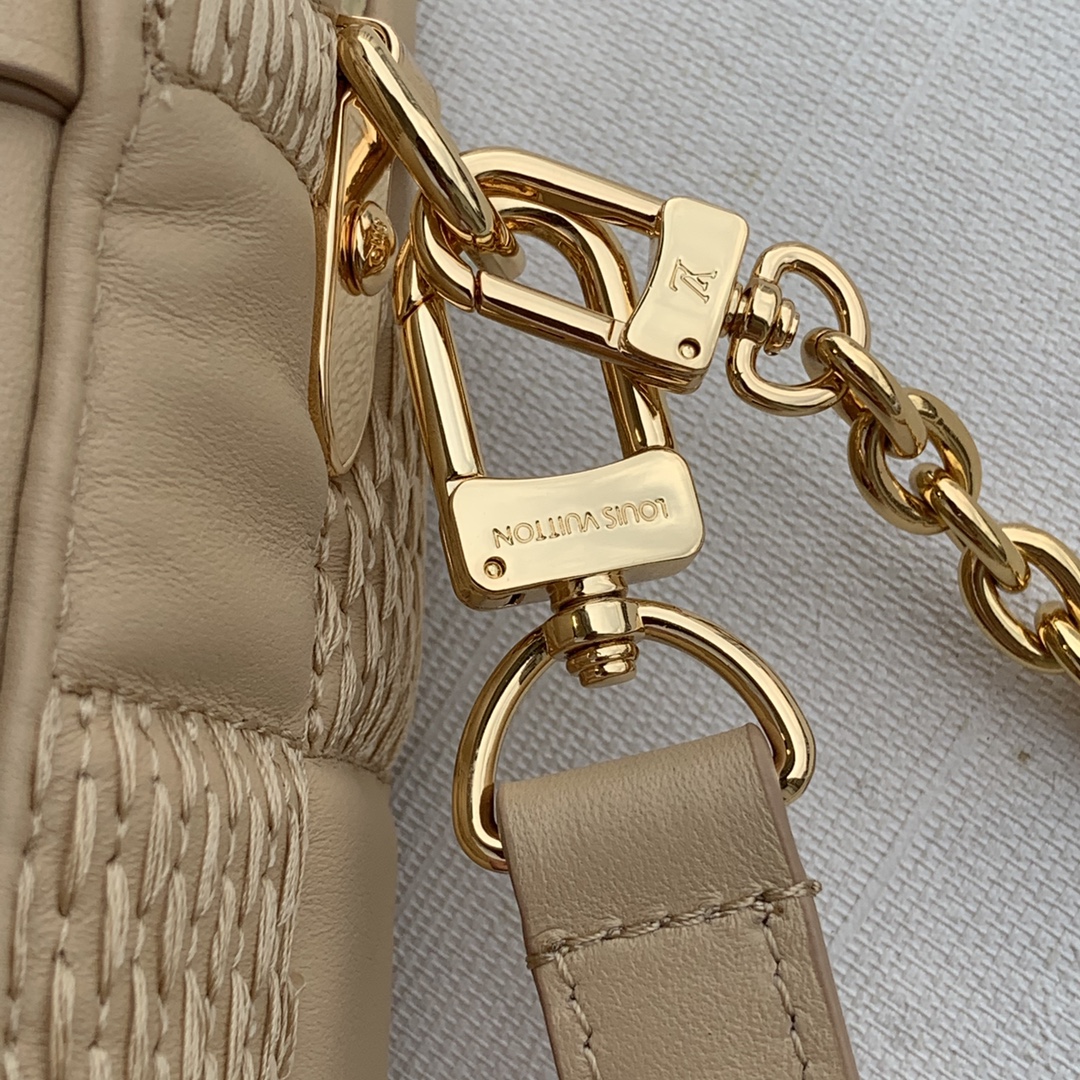 l0*is V*t0n trica bag-25.5*17*7 cm