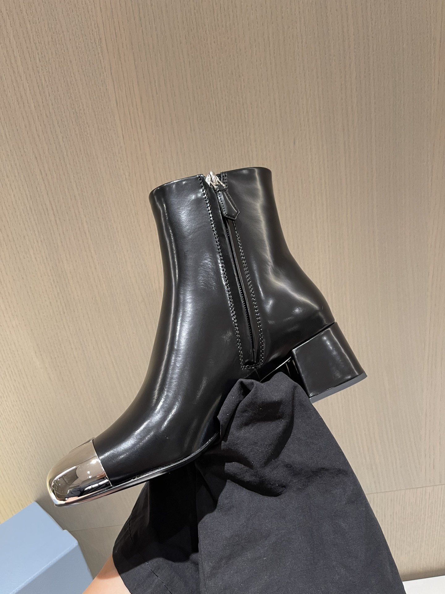 Pra*a loafers 2022ss