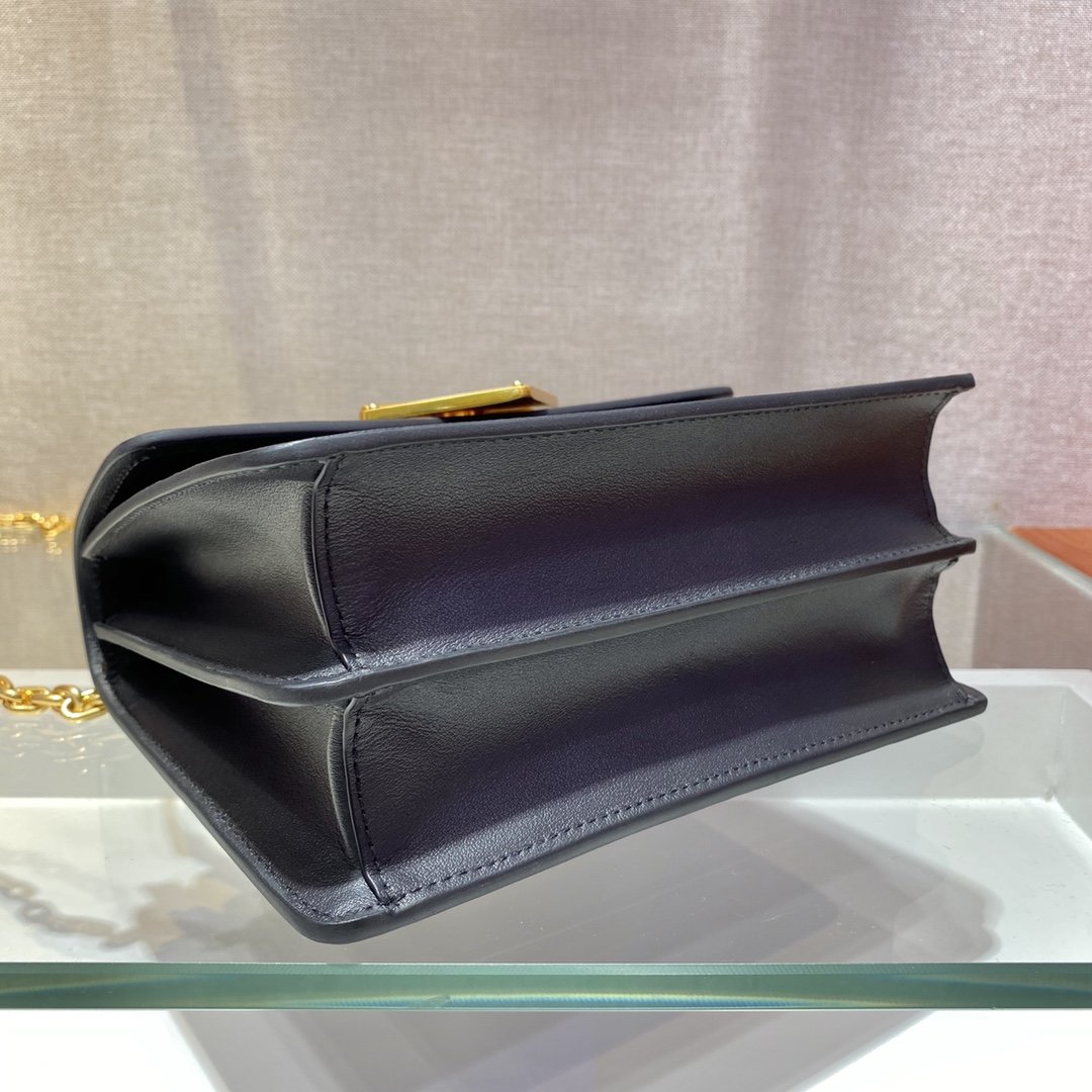 Pra*a 1bd021 chain bag-20*17*8.5cm