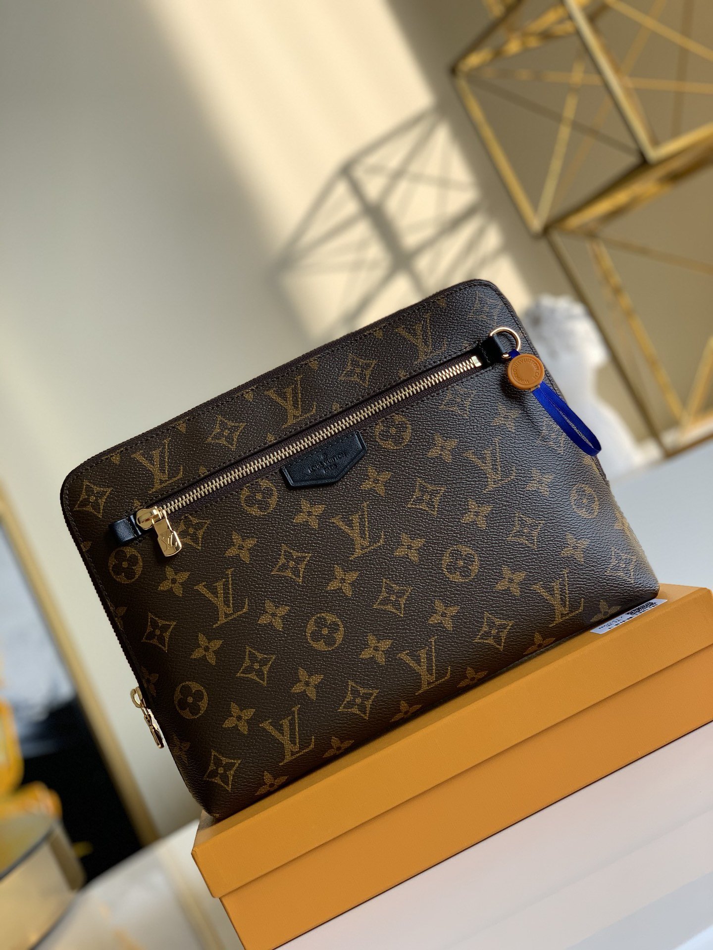 l0*is V*t0n new pouch-21*27*5cm