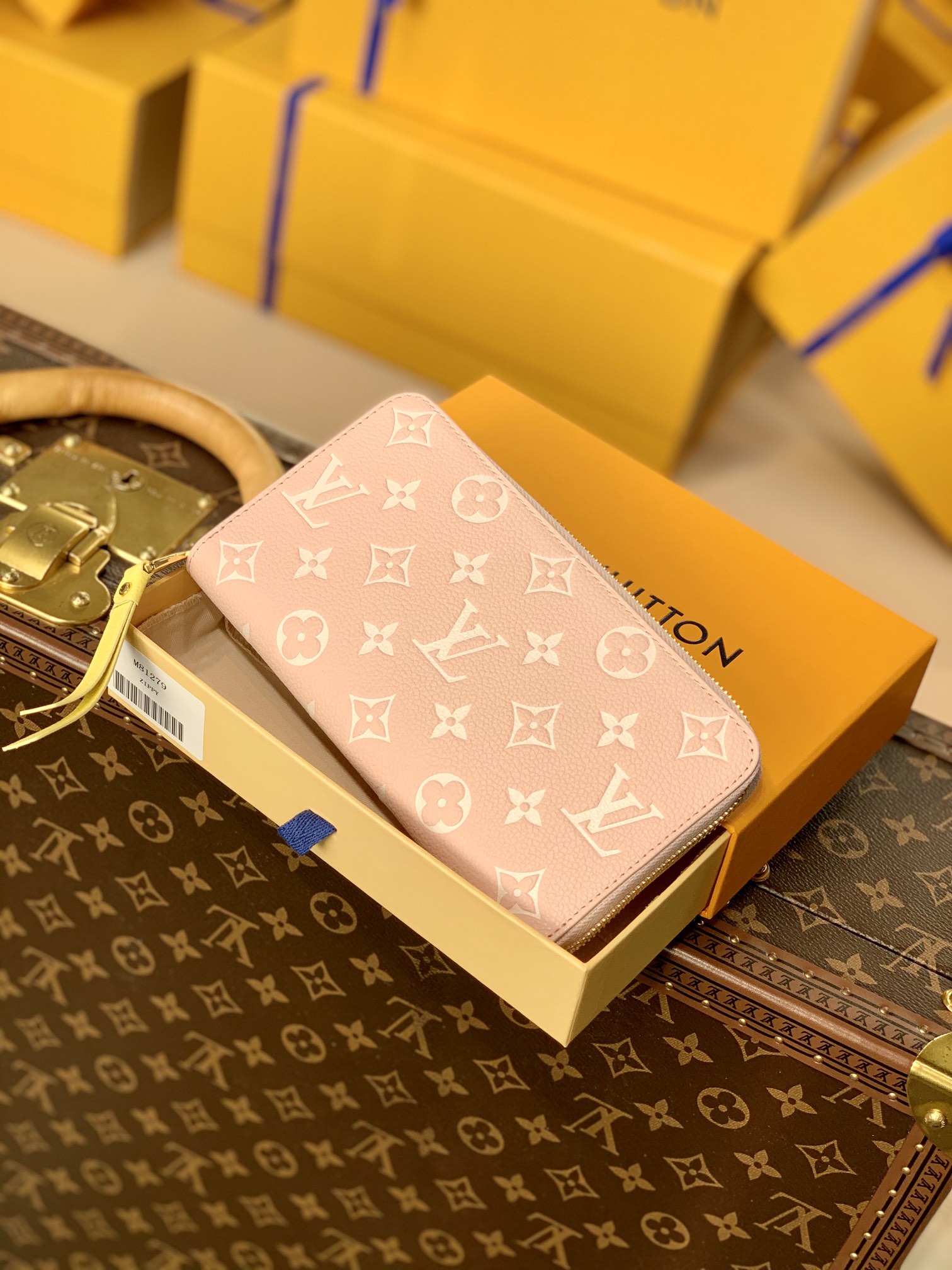 l0*is V*t0n spring in the city zippy wallet m81280-19.5x10.5x2.5cm