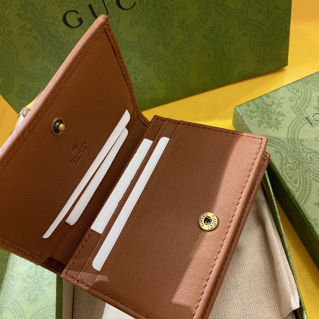 G*u*i wallet-11*8* 2.5cm