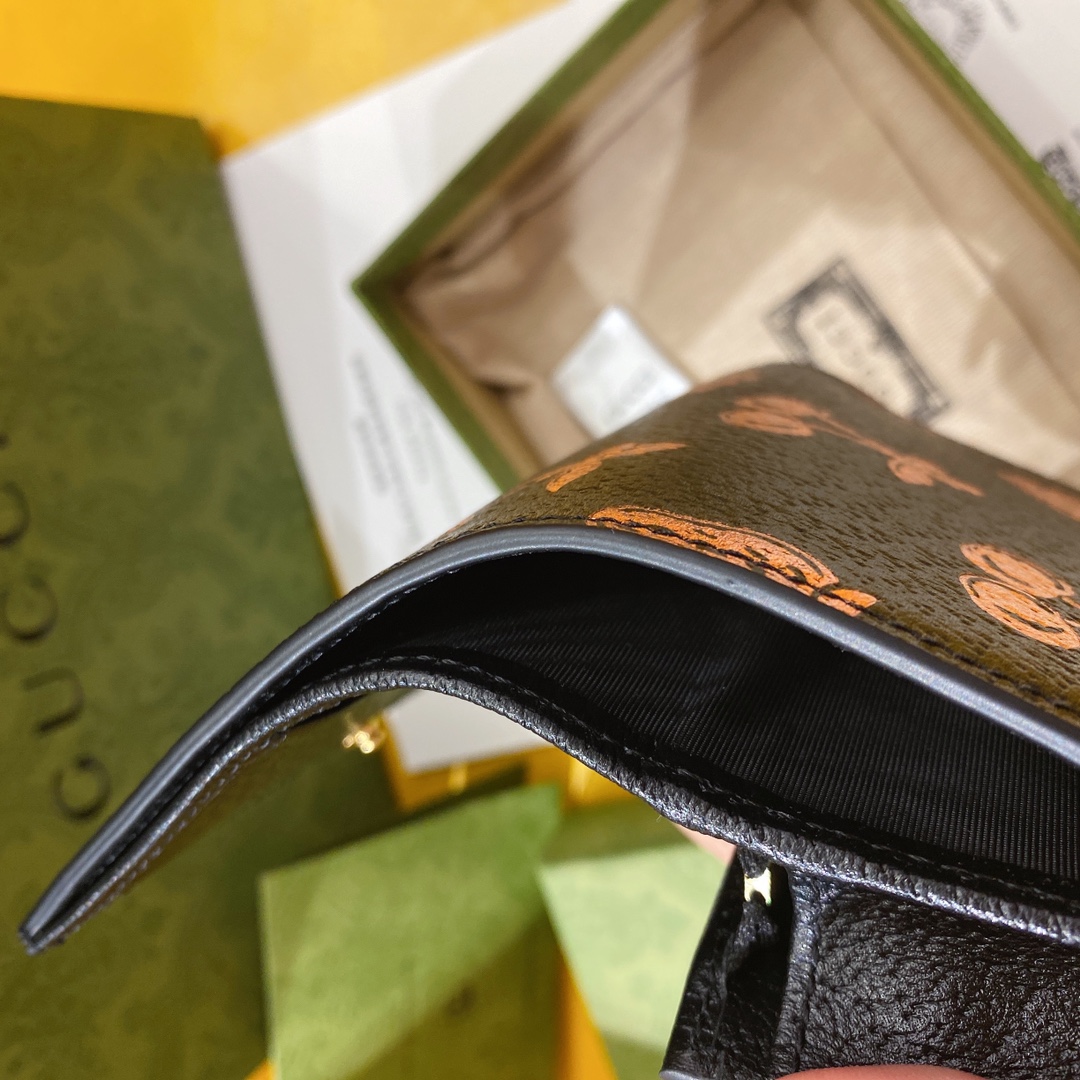 G*u*i wallet-11*8.5*3cm