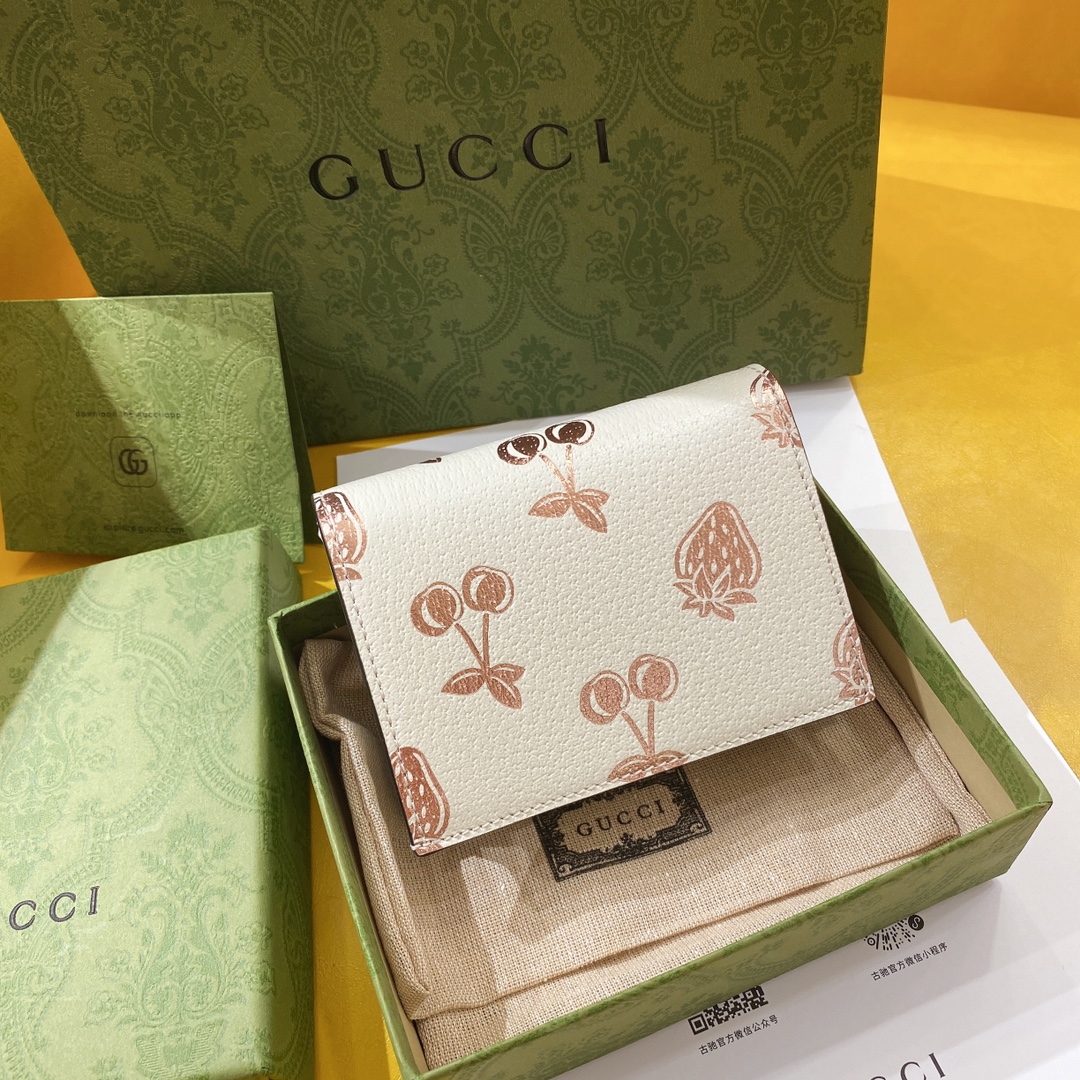 G*u*i wallet-11*8.5*3cm