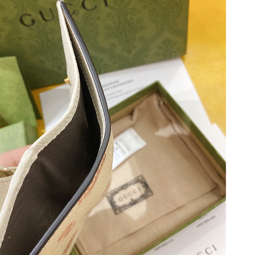 G*u*i wallet-11*8.5*3cm