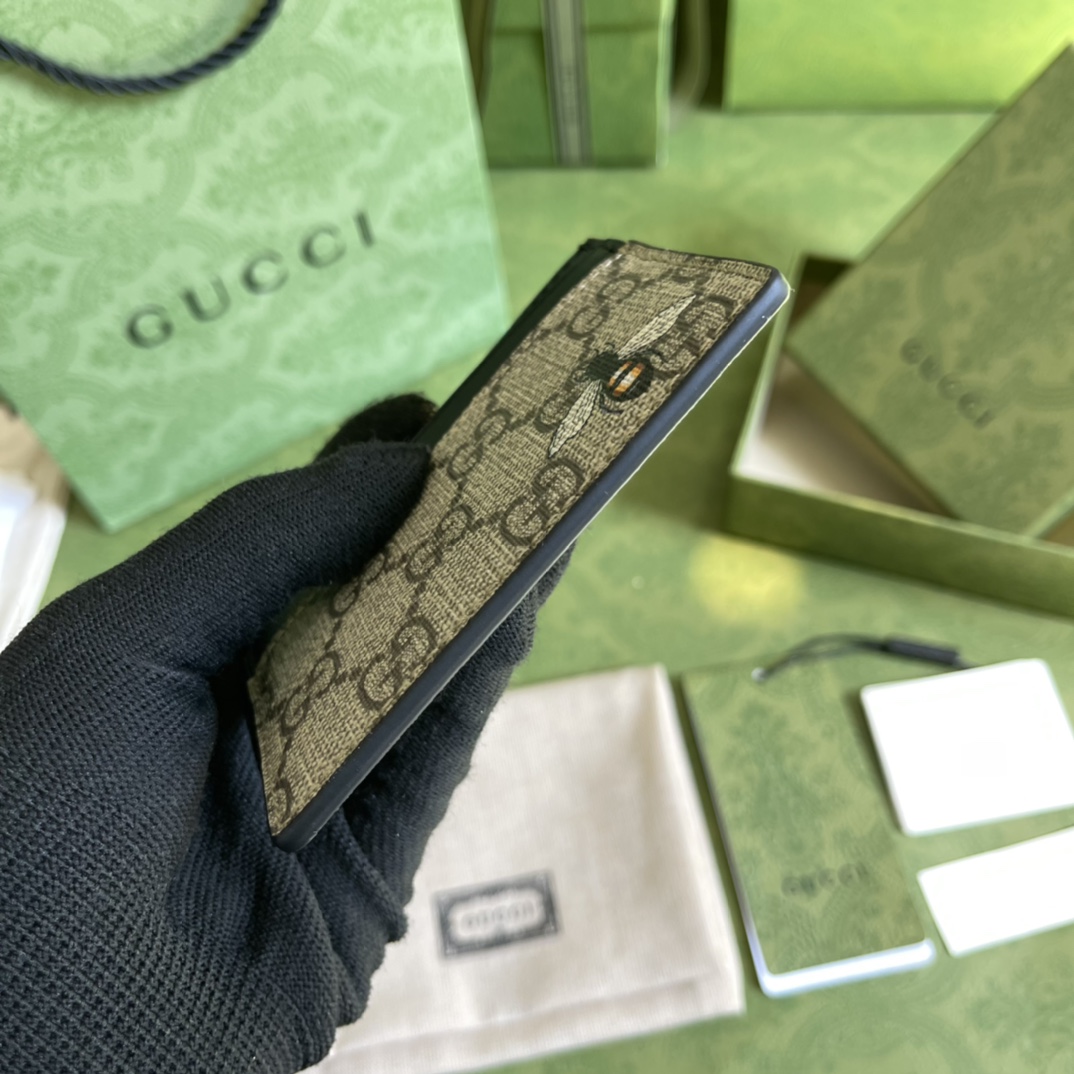 G*u*i wallet-10*7.5cm