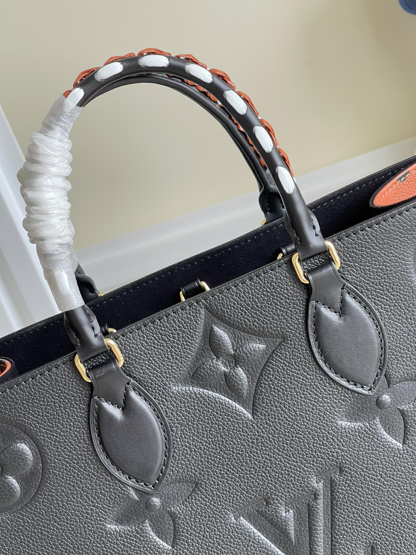 l0*is V*t0n onthego handbag-35*27*14cm
