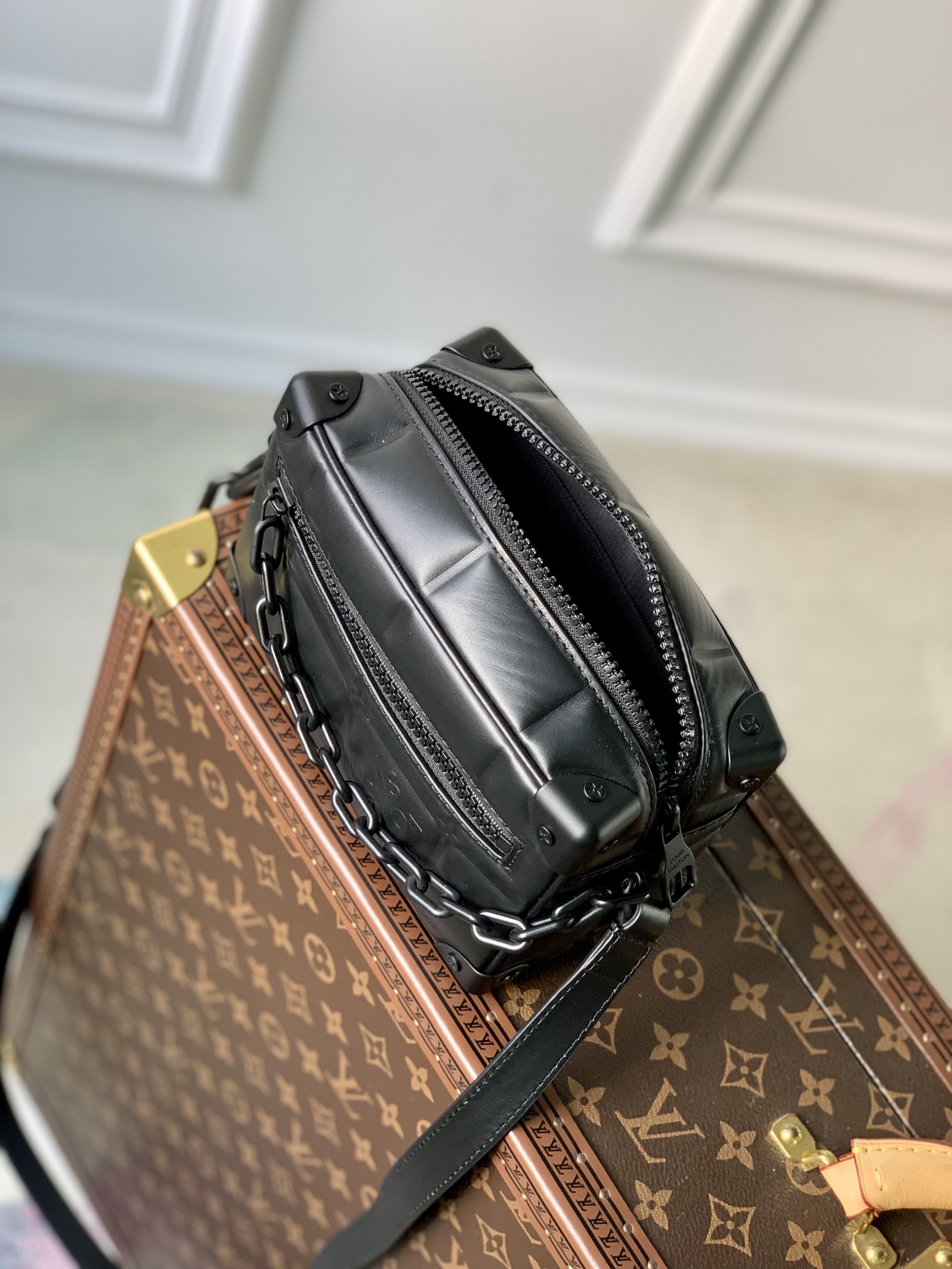 l0*is V*t0n mini soft trunk-m81611 -18*13*8m
