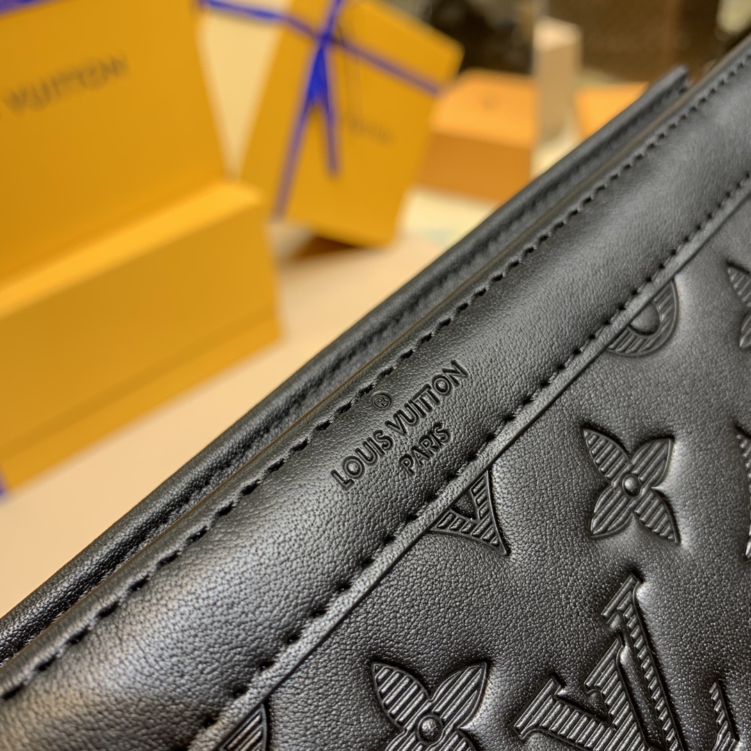 l0*is V*t0n m81115 gaston wearable wallet -22*14.5*4.5m