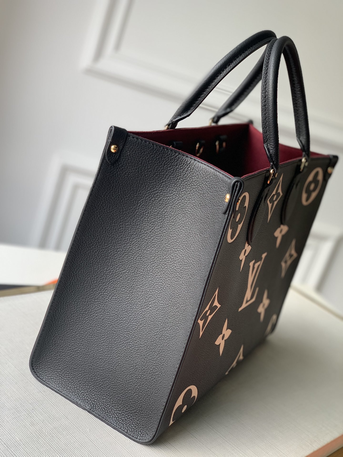 l0*is V*t0n small onthego handbag-35*28*15cm