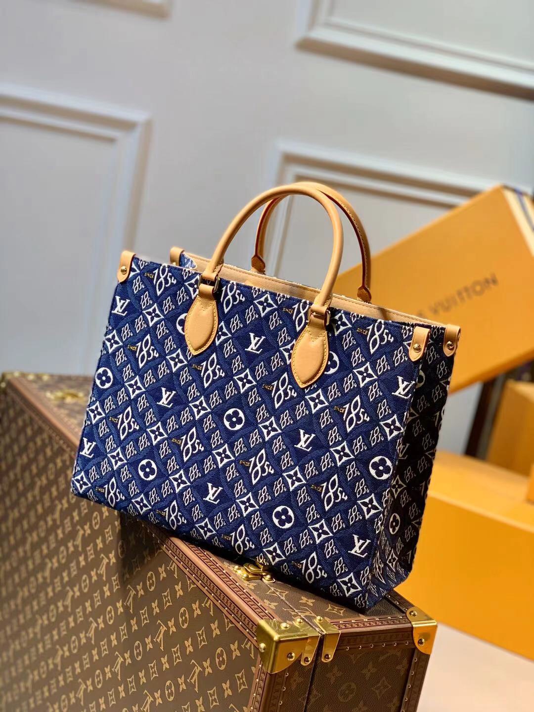 l0*is V*t0n small onthego handbag-35*28*15cm