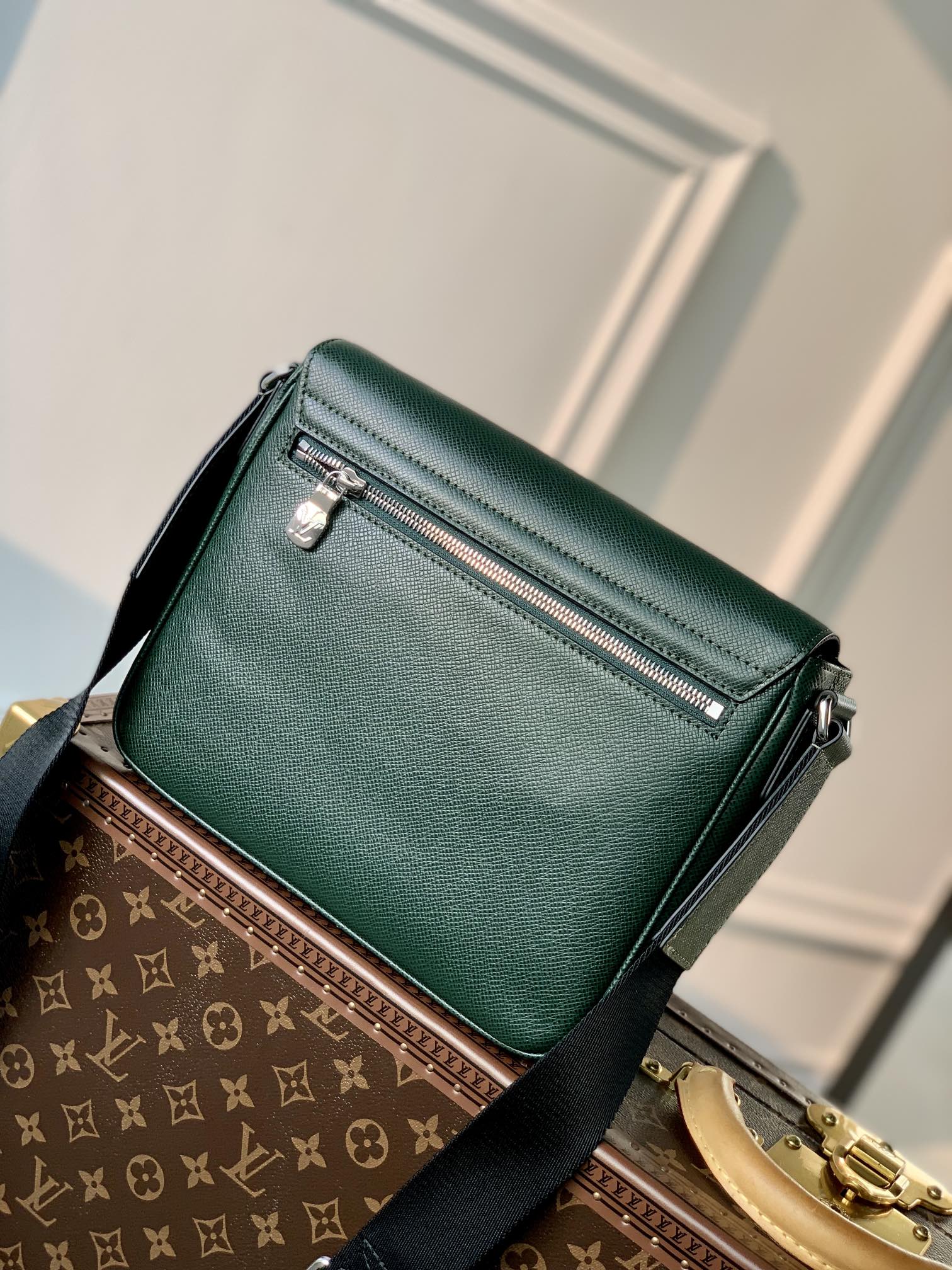l0*is V*t0n district messenger bag-m46255-26*20*7cm