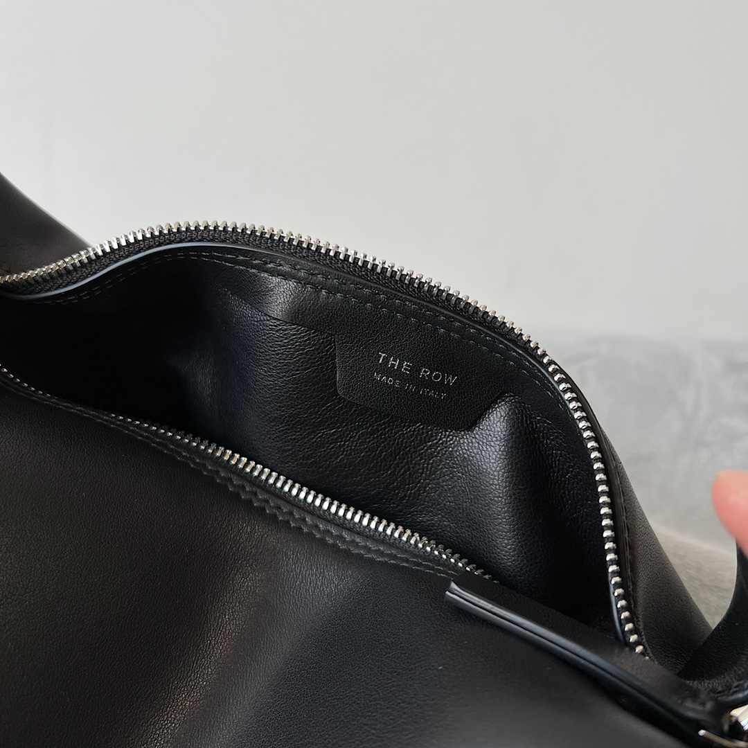 b0tte*a Ven*ta t*e r0w bag-18*13*14cm