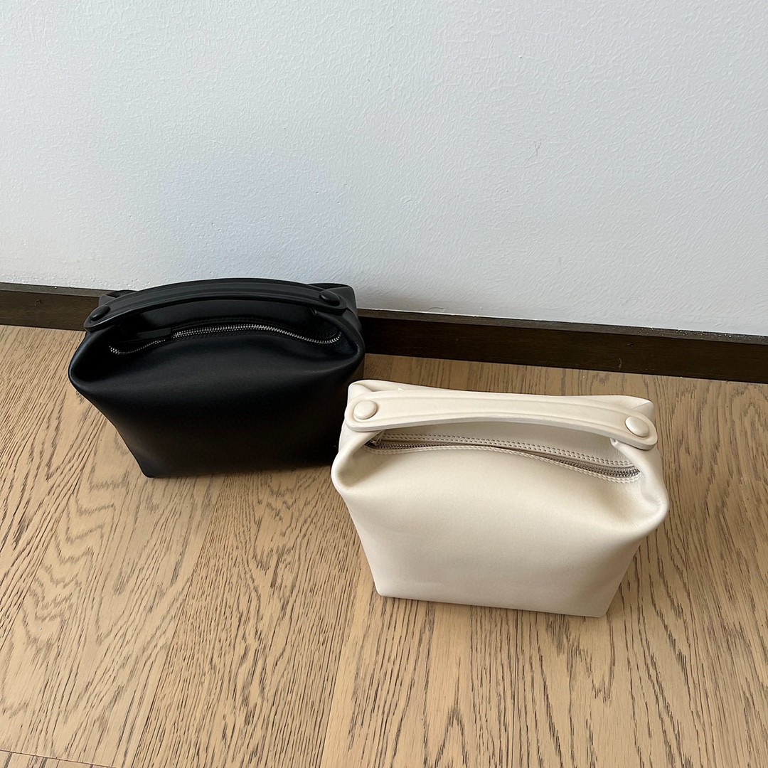 b0tte*a Ven*ta t*e r0w bag-18*13*14cm