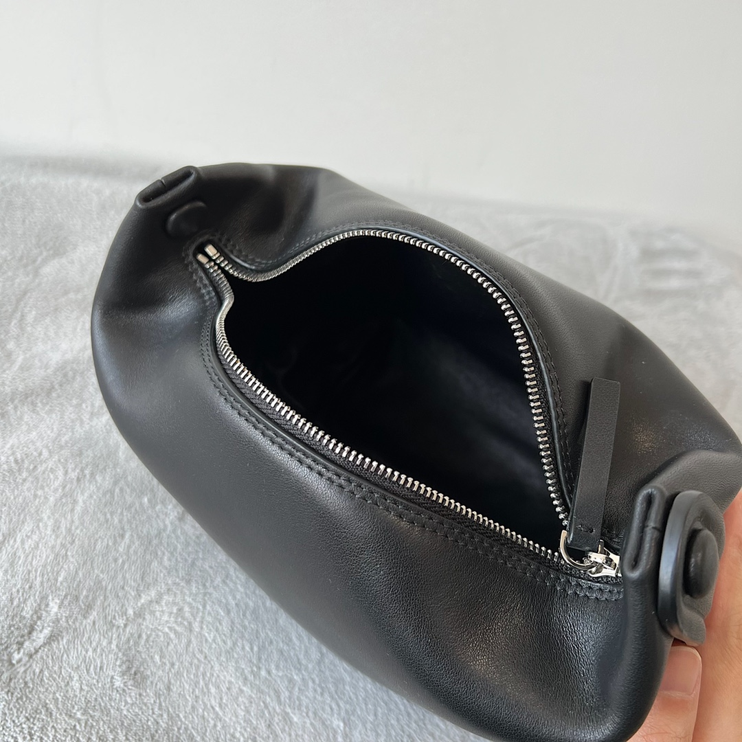 b0tte*a Ven*ta t*e r0w bag-18*13*14cm
