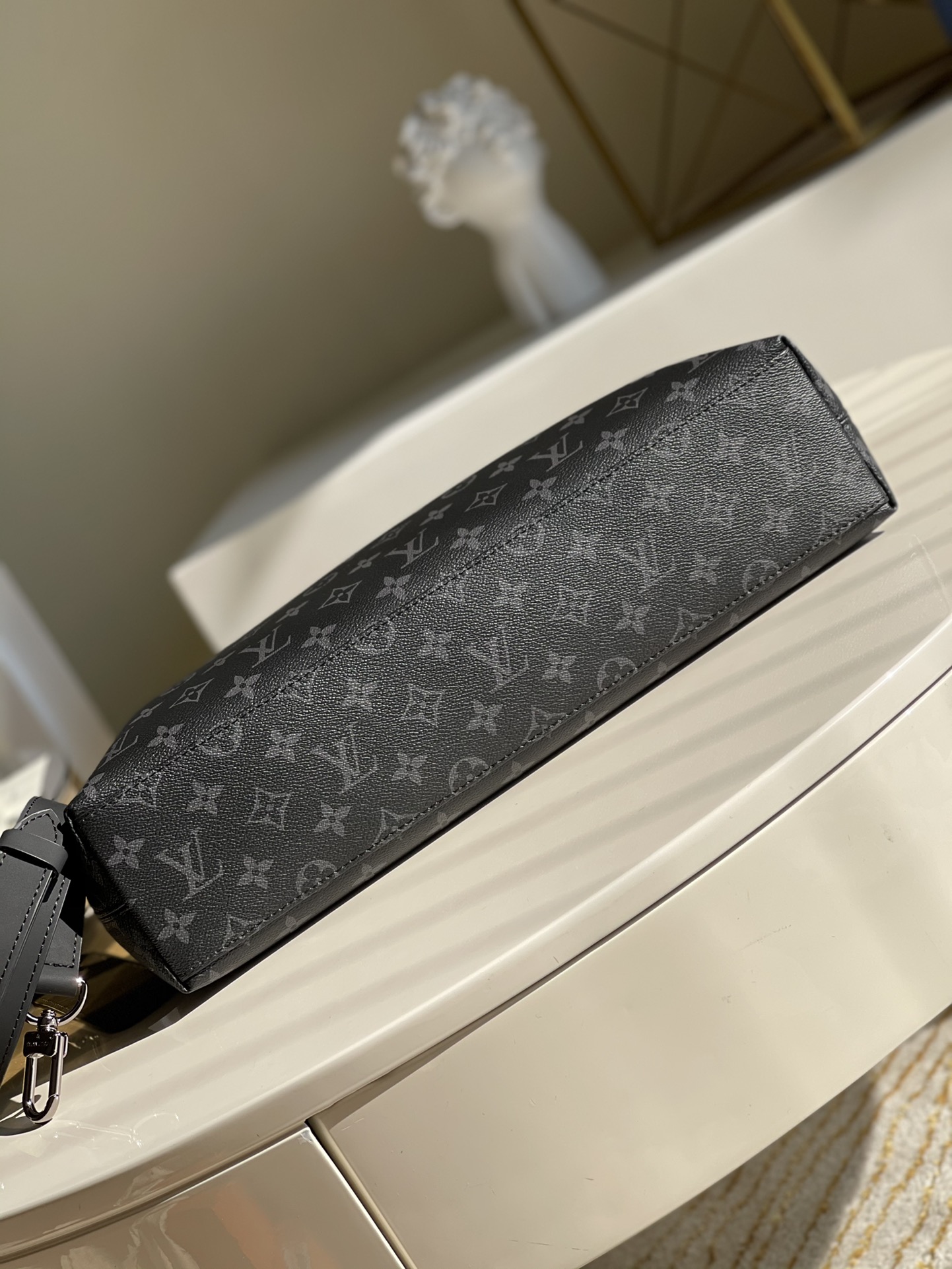 l0*is V*t0n briefcase explorer handbags-39*30*10 cm