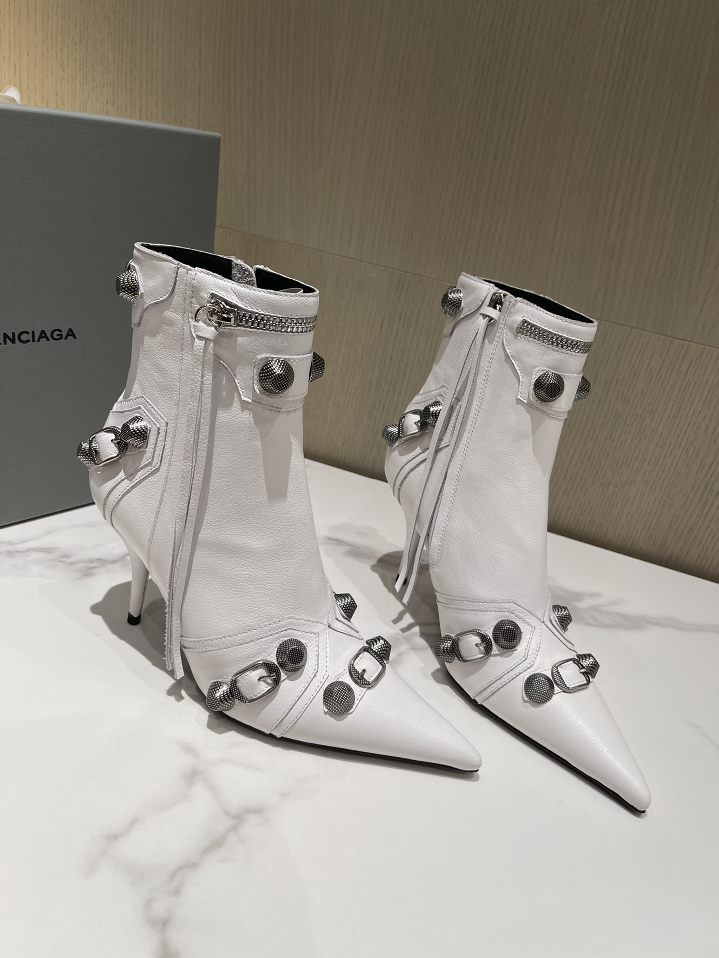 Ba*len*cia*ga boots