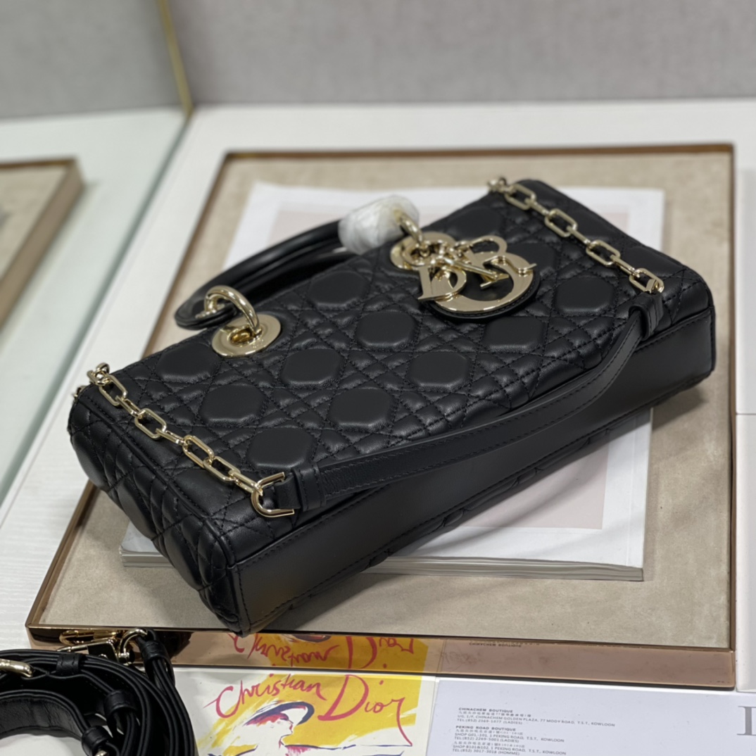 D*or lady bag-26 x 13.5 x 5cm