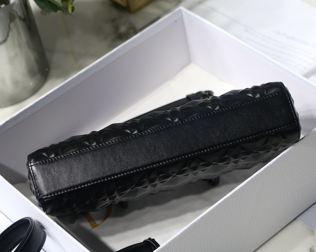 D*or lady bag-26 x 13.5 x 5 cm