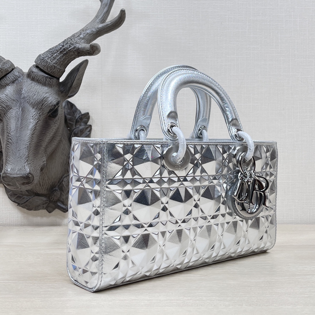D*or lady bag-26 x 13.5 x 5 cm
