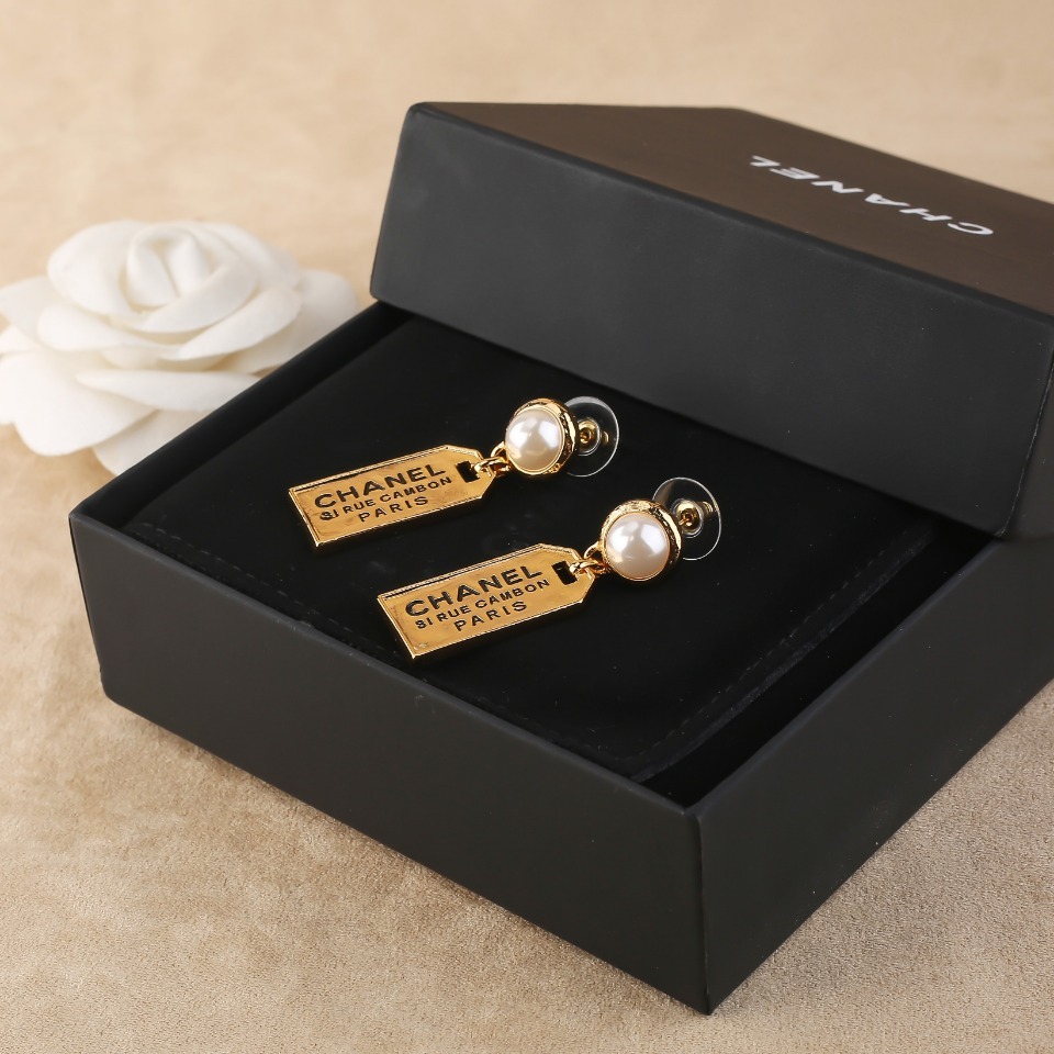 Ch@nel Earring