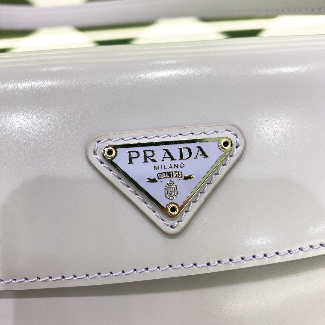 Pra*a cleo handbags-patent leather30x18.5x4cm