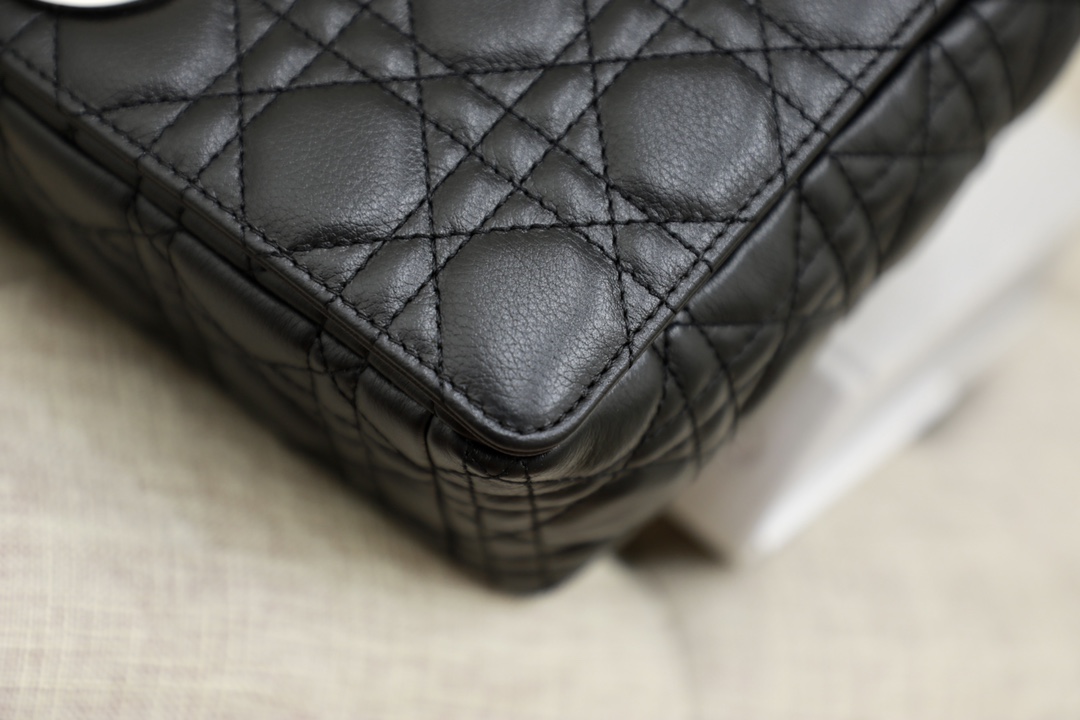 D*or 2021 caro bag-28*17*9cm