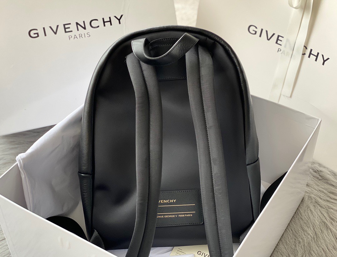 G1uenchy backpack-28x40x15cm