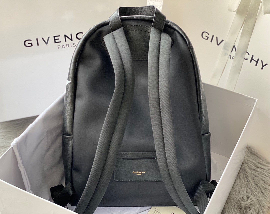 G1uenchy backpack-28x40x15cm