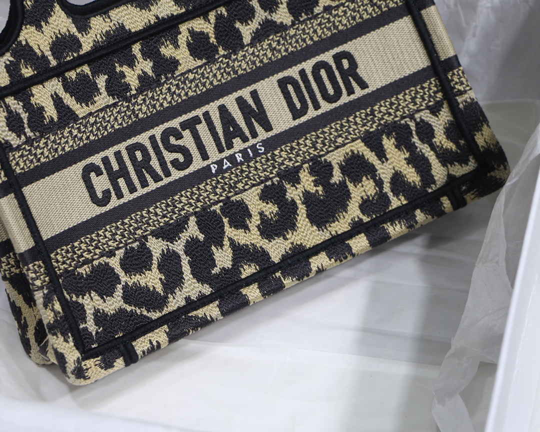 D*or mini book tote-23*17*7cm