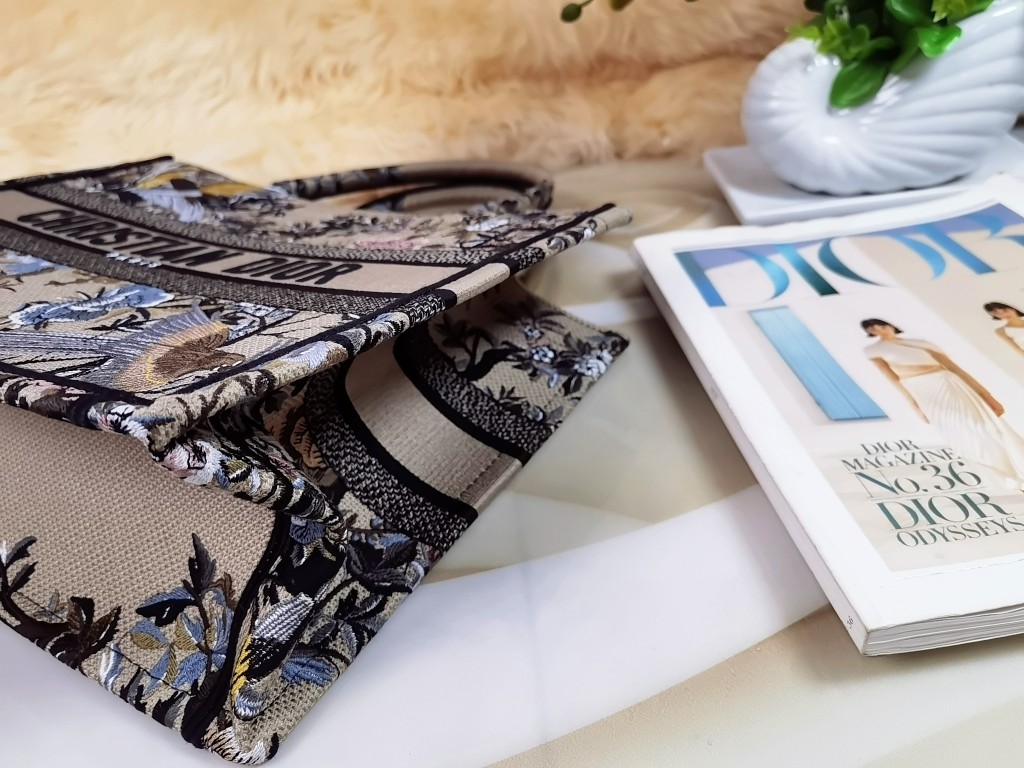 D*or small book tote-36*18*28cm