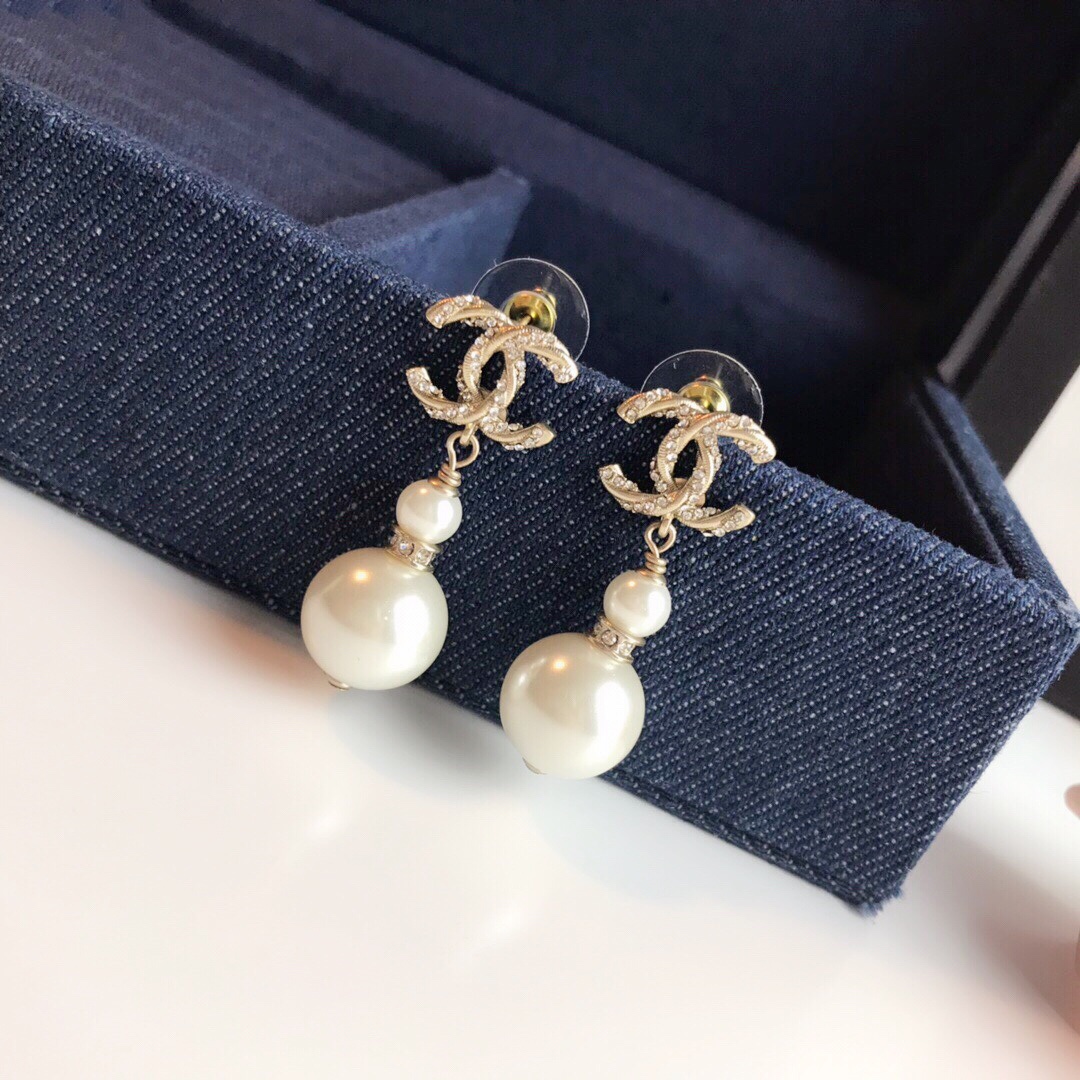 Ch@nel Earring