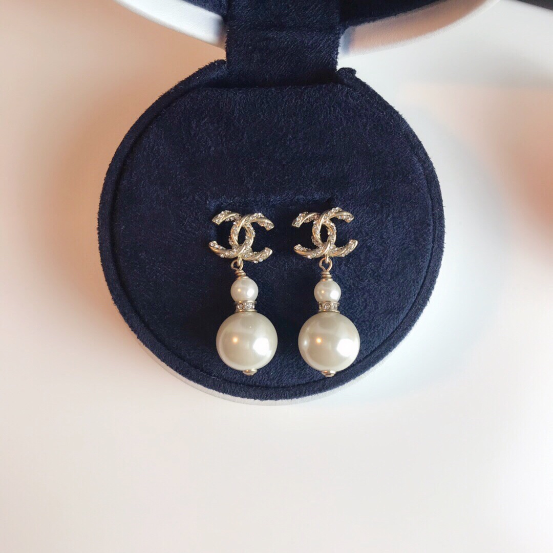 Ch@nel Earring