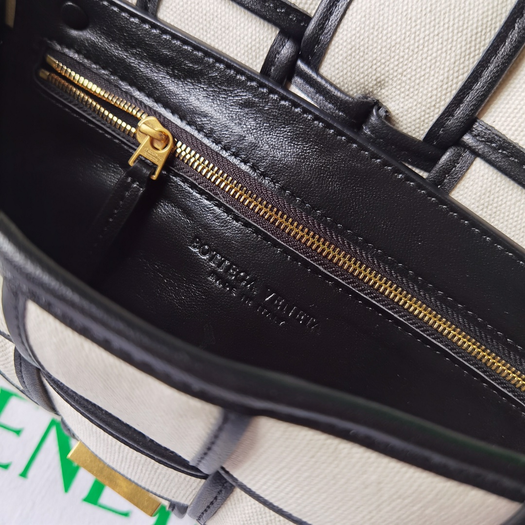 b0tte*a Ven*ta webbing crossbody bag-26x18x8cm