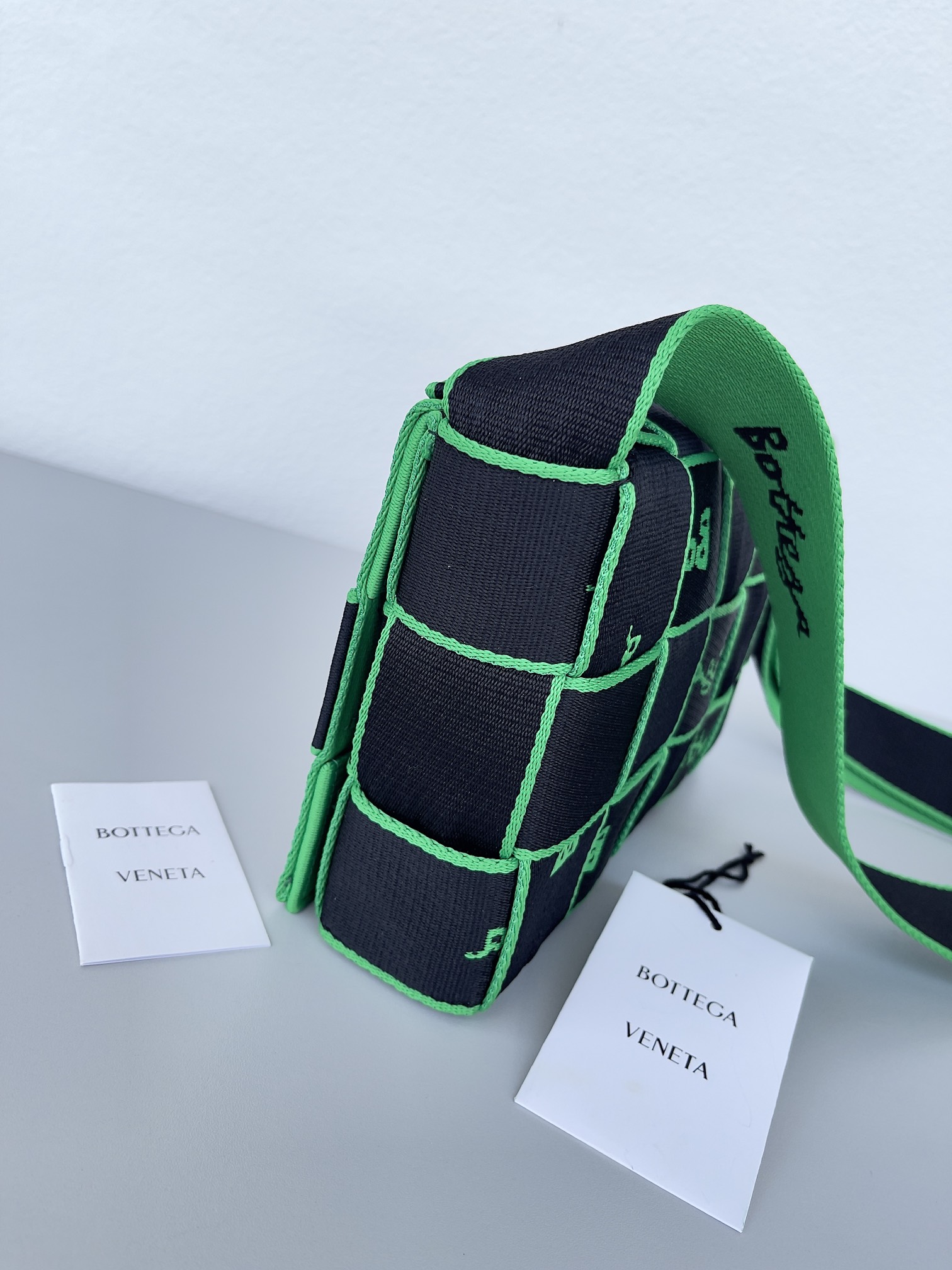 b0tte*a Ven*ta webbing crossbody bag-25*15*5cm