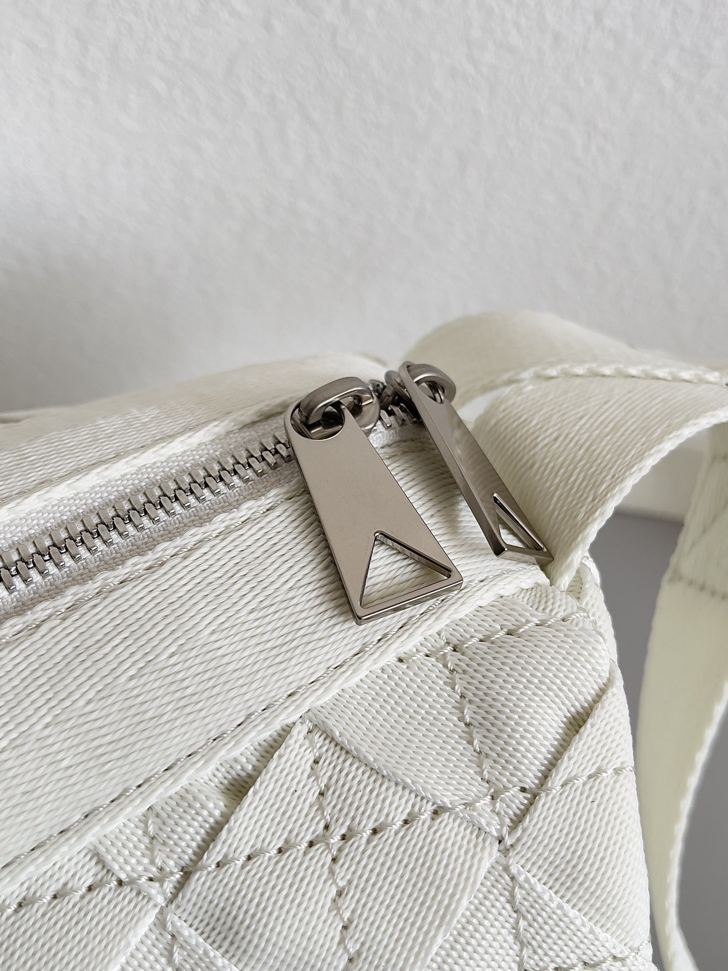 b0tte*a Ven*ta webbing crossbody bag-26*15*15cm