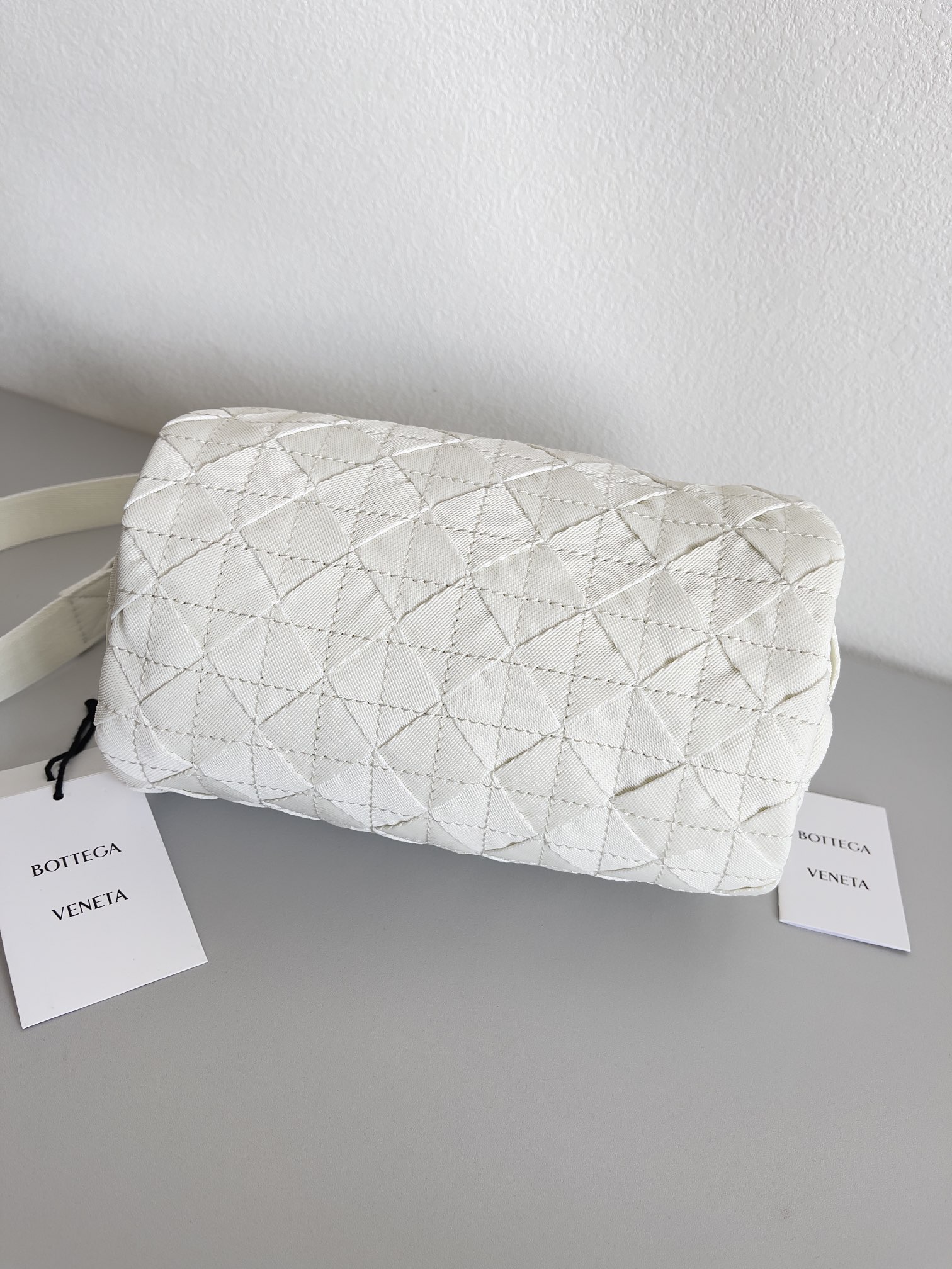 b0tte*a Ven*ta webbing crossbody bag-26*15*15cm