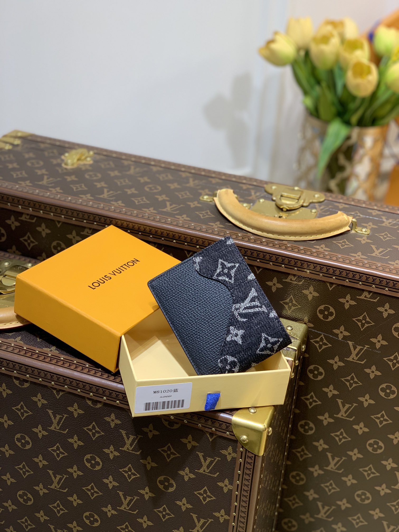 l0*is V*t0n slender wallet-11*8.5*2cm