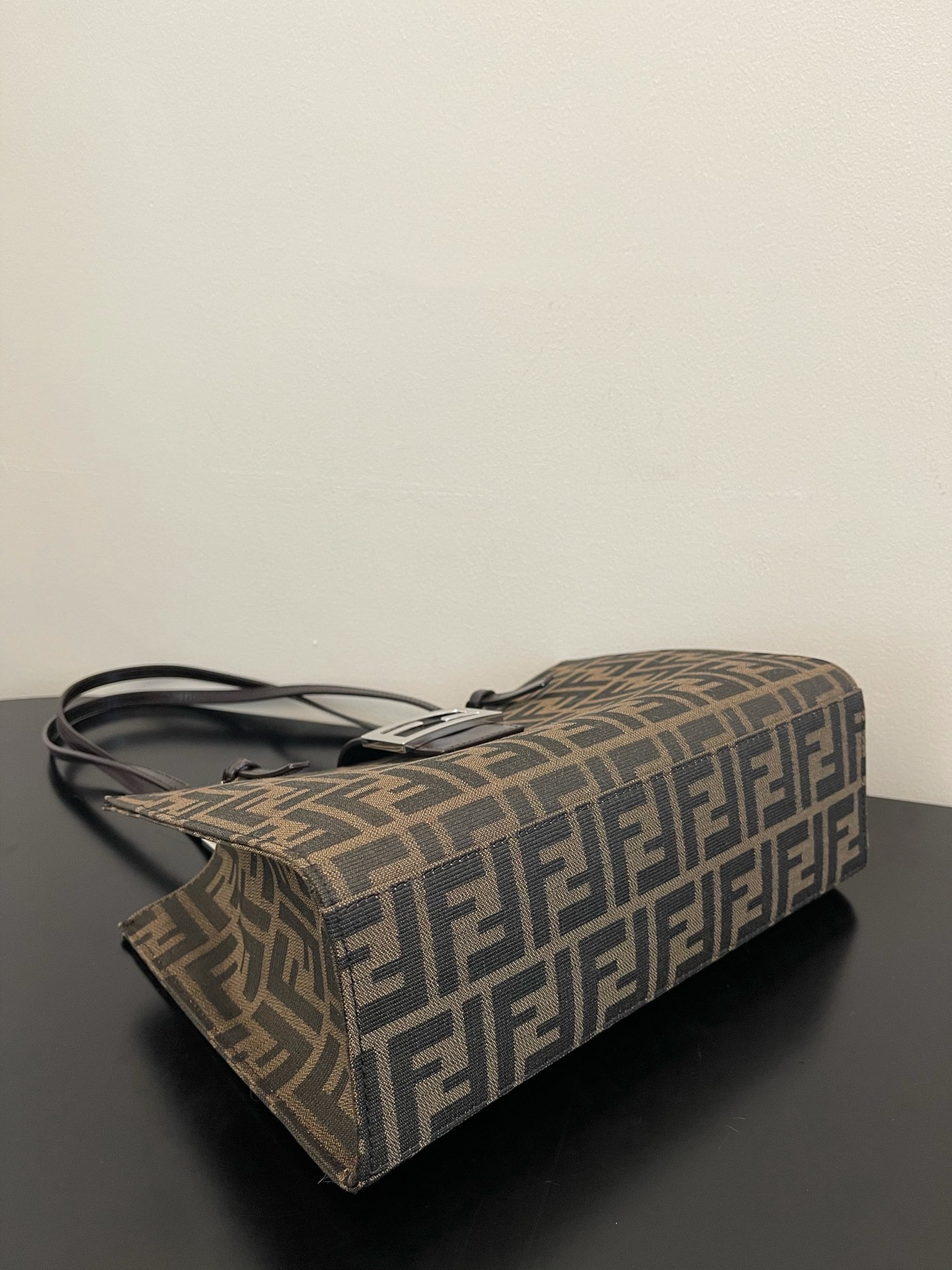 F**di vintage handbags-28x19x10cm